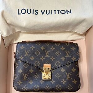 Louis Vuitton Pouchette Métis Crossbody Bag